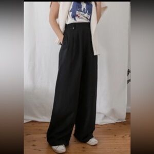 Sézane Wide-Leg Pleated Trousers – Size 34 (Fits Like US 0)